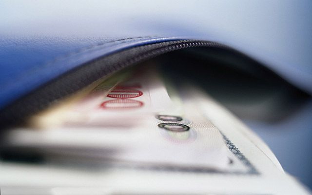 中烟香港股价惊魂异动 单日振幅近70%背后谁在玩火？